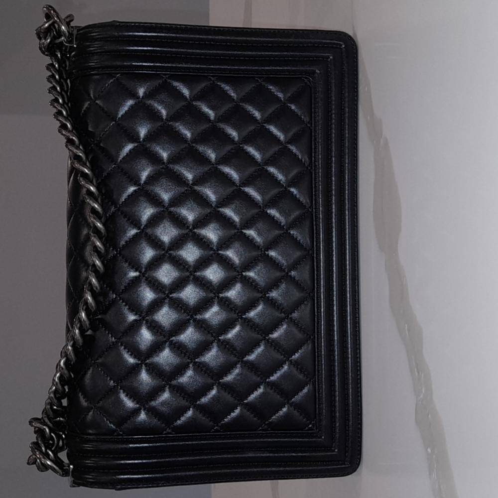 Authentic Chanel Boy Bag Crossbody in Black - Picture 5 of 15